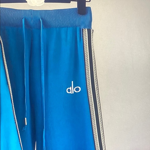 Alo Yoga Bright Blue Zip Hoodie & Track Pants Set - Picture 3 of 5